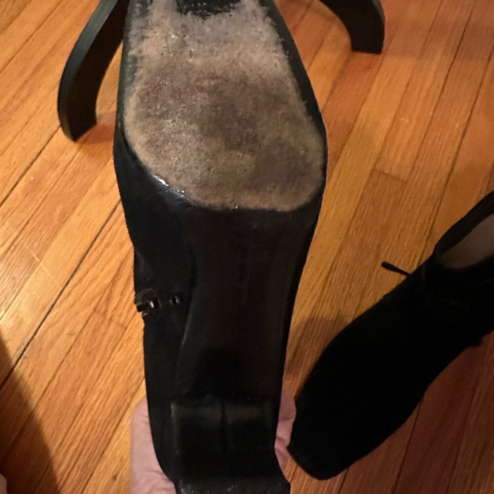 Kid suede Ferragamo black mid-heel booties pre-owned size 8 B Italian-made - Picture 13 of 16